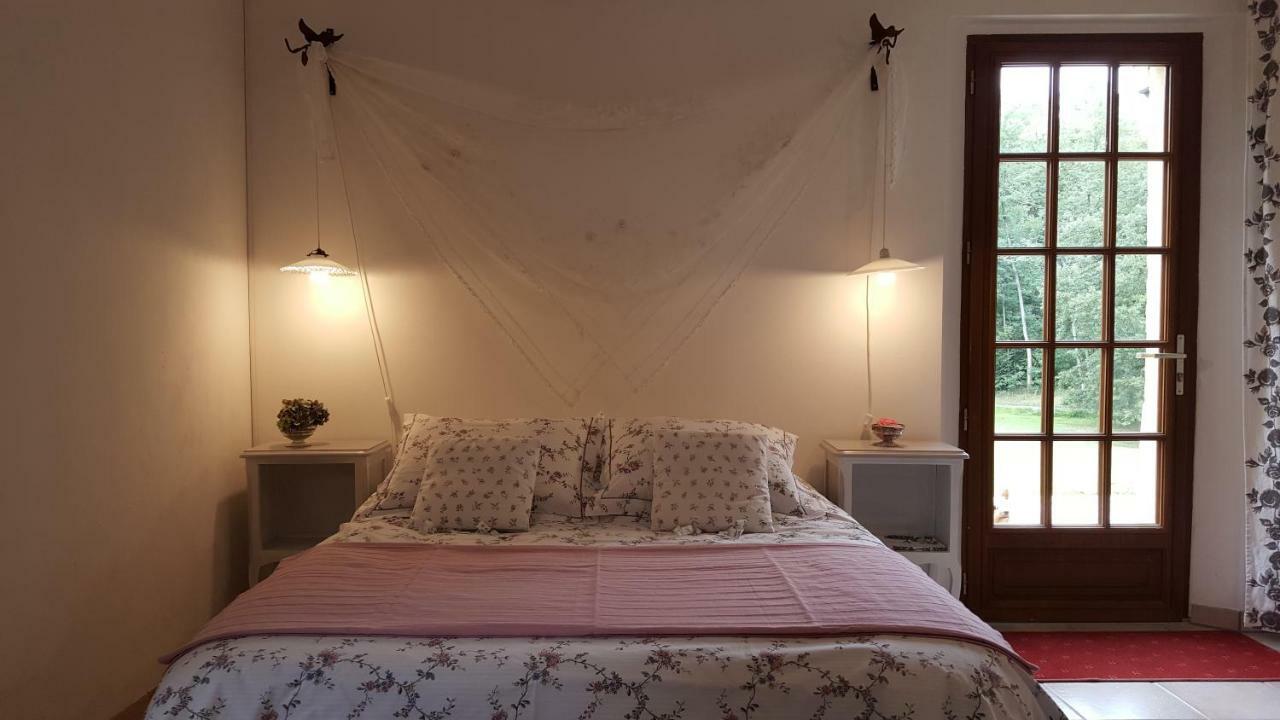 Chambres D'Hotes La Joubertie Salon Екстер'єр фото